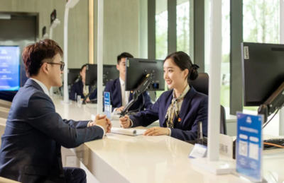 獲贈(zèng)錦旗，金融信息服務(wù)咨詢的榮耀與責(zé)任